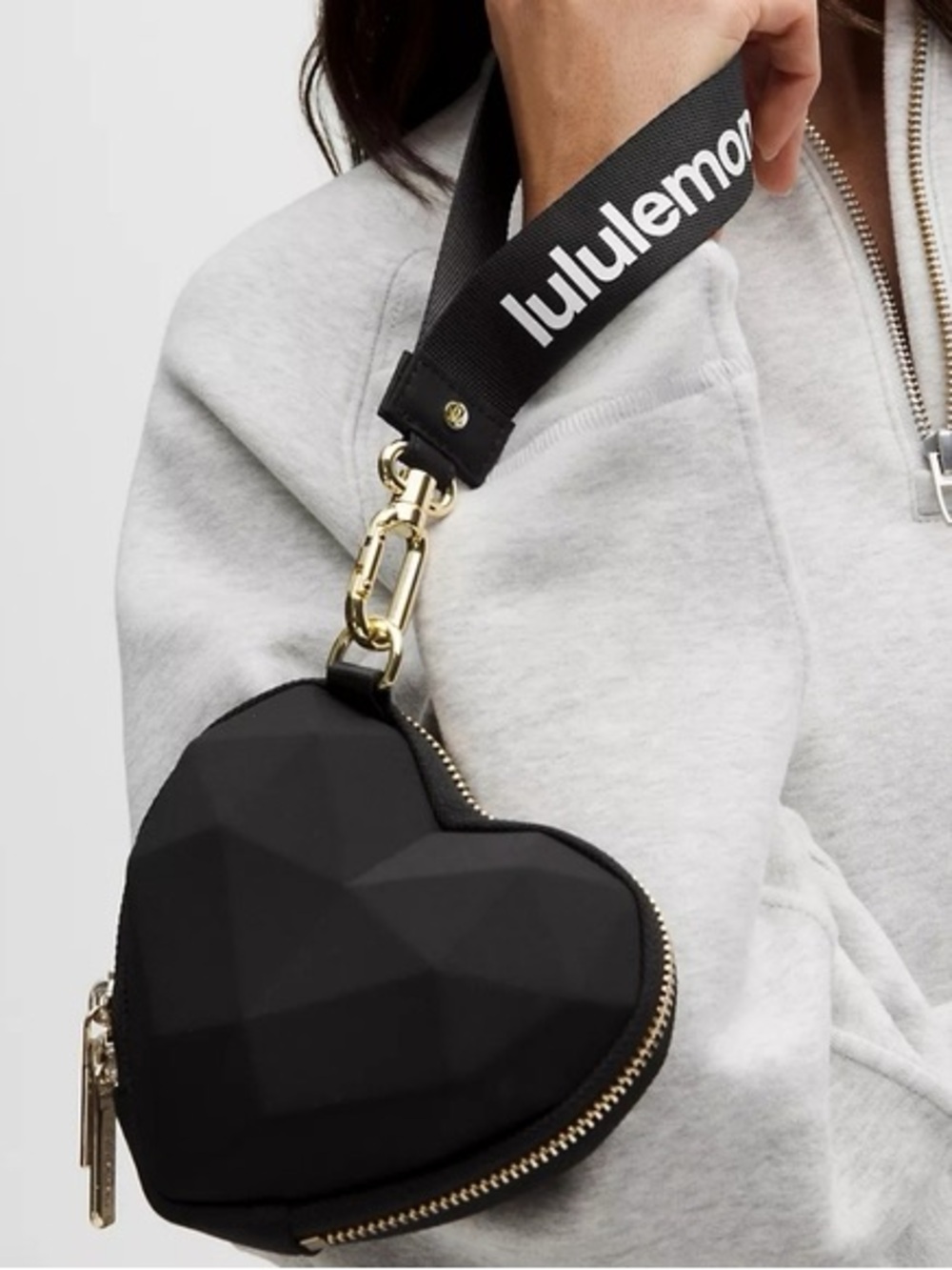 NWT Lululemon Heart Wristlet, Black
